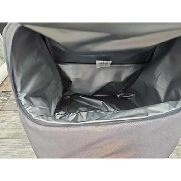 Igloo • Laguna Gripper Soft Sided Cooler • 18 Can Capacity • Gray Twill [65] - Picture 11 of 12